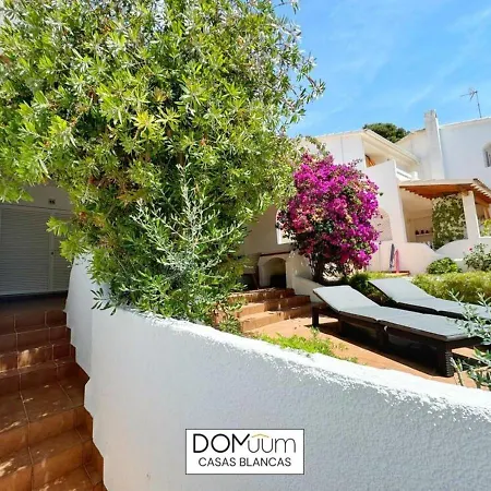 Domuum Holidays - Casas Blancas