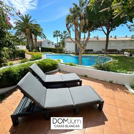 Domuum Holidays - Casas Blancas *