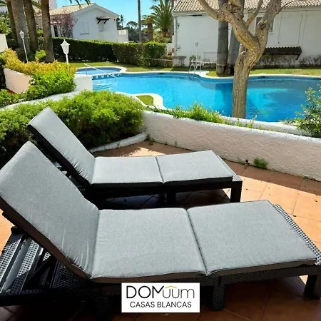 Domuum Holidays - Casas Blancas