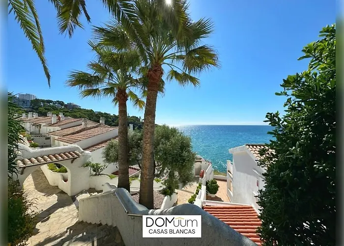 Domuum Holidays - Casas Blancas *
