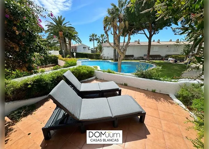 Domuum Holidays - Casas Blancas *